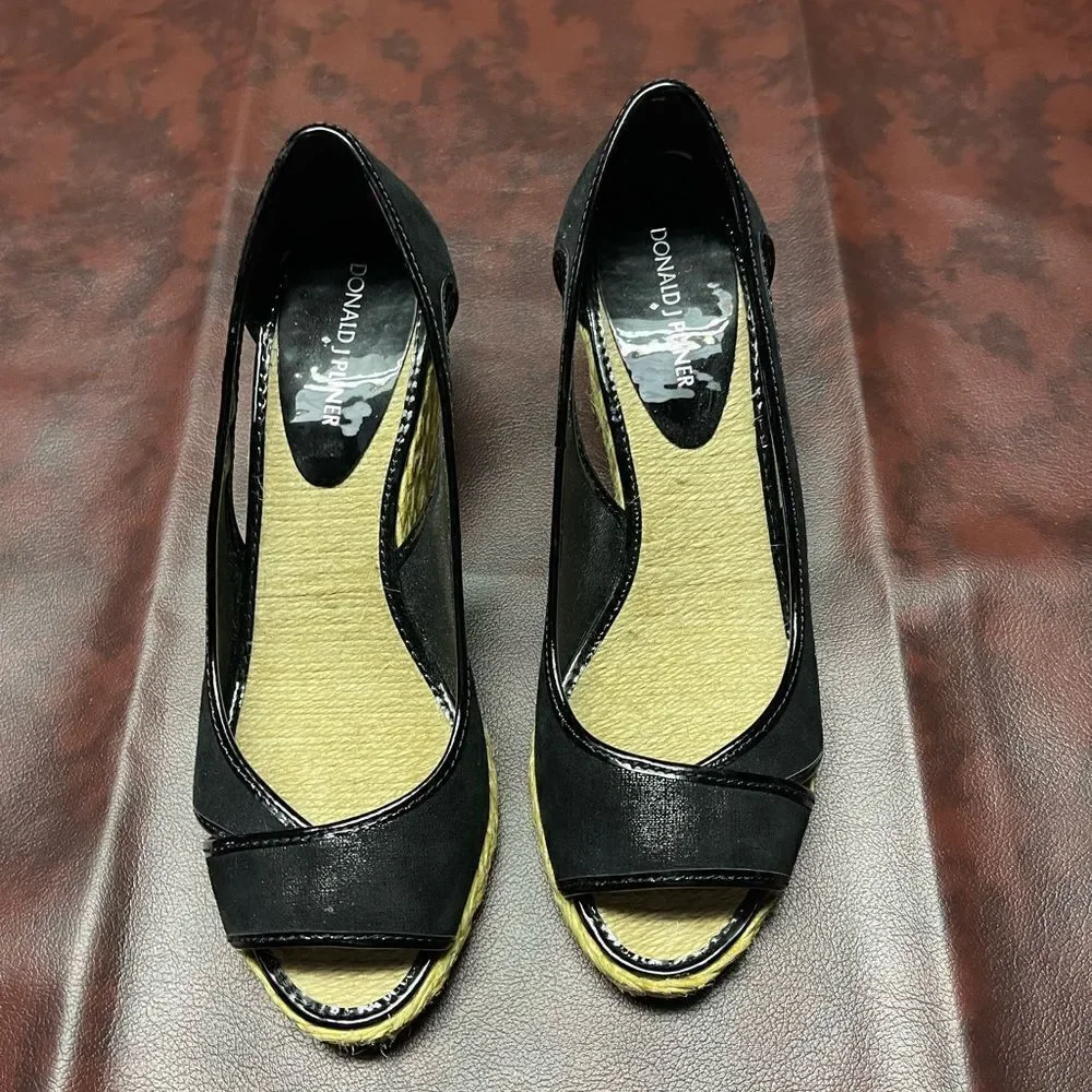 Donald J.‎ Pliner Coraa black wedge heels, size 8.5